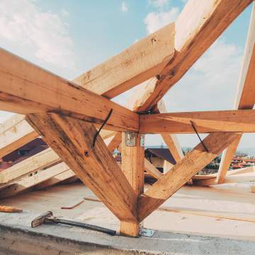 Fabrication et pose de charpente à Trévoux